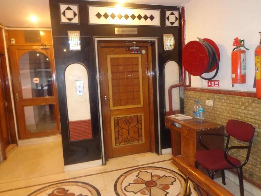 Metro City Delhi  Bagian luar foto