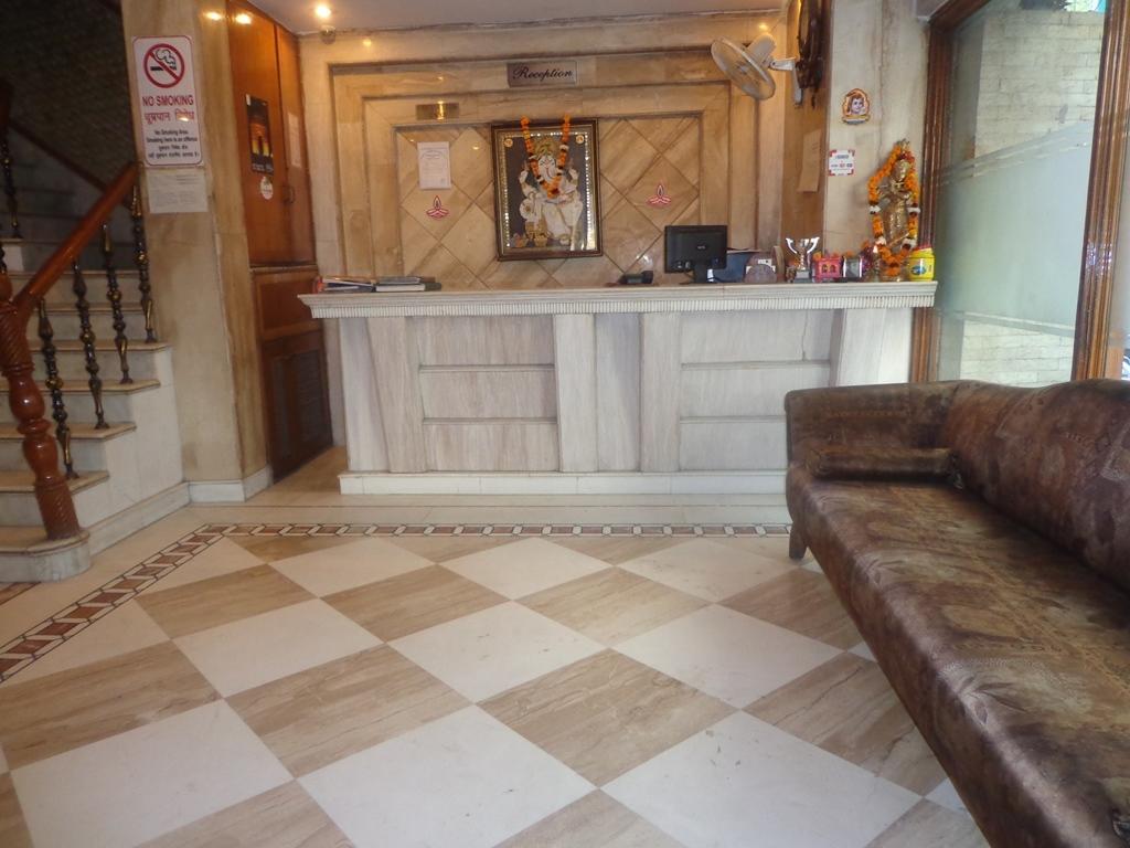 Metro City Delhi  Bagian luar foto